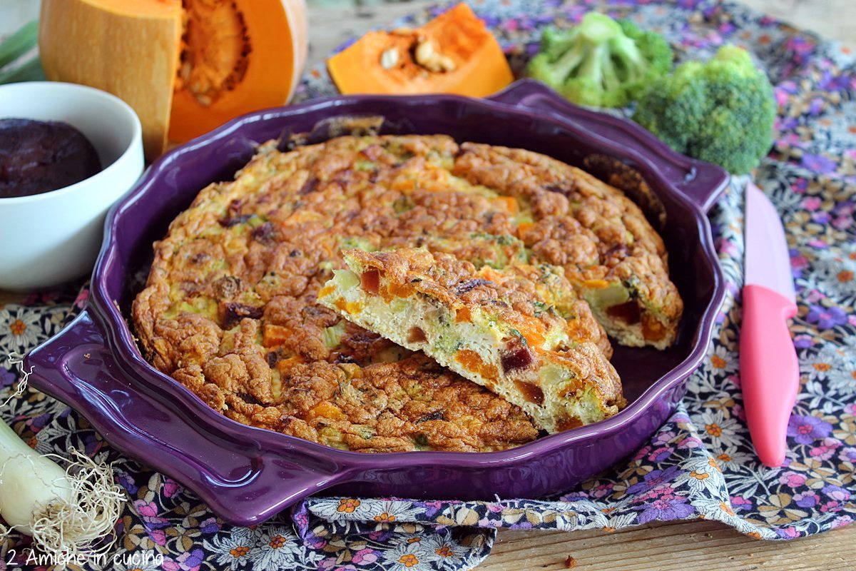 fetta di frittata cotta in forno comn verdure autunnali