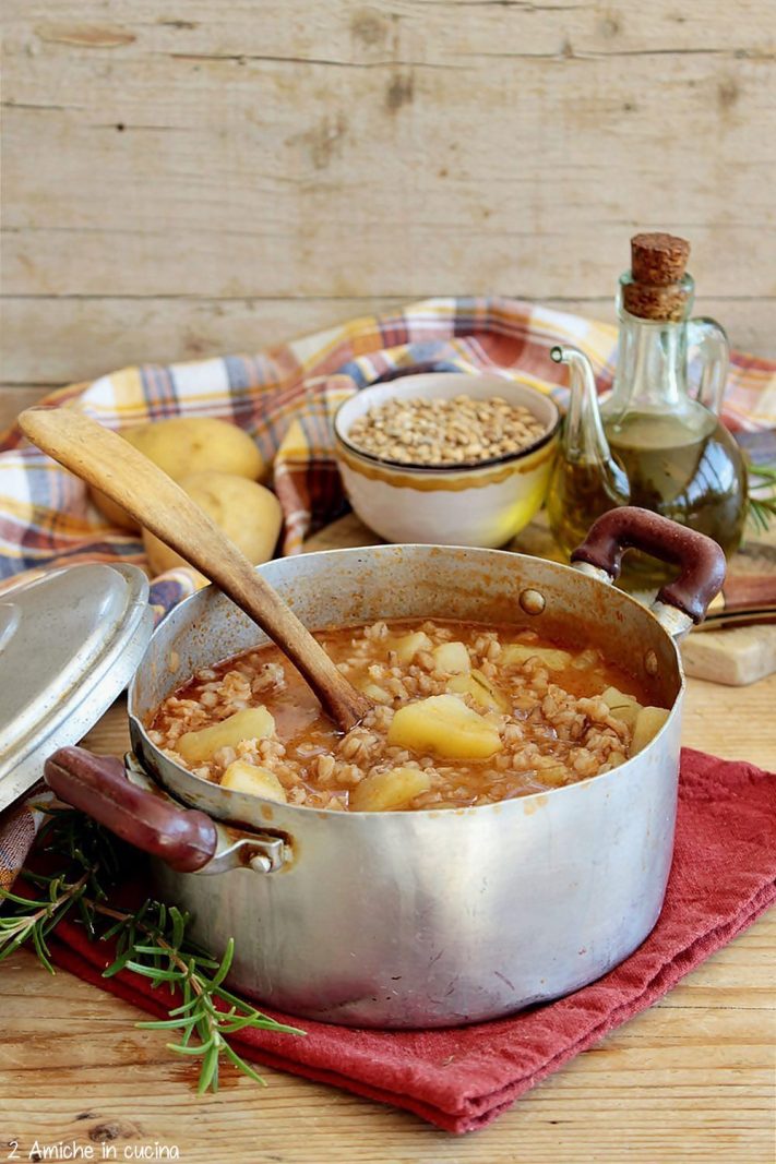 Minestra povera con farro e patate