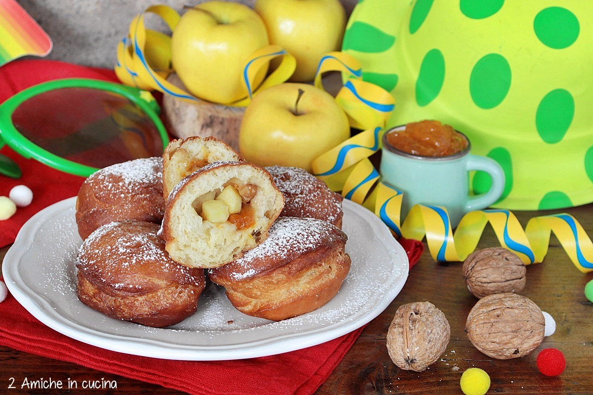 Krapfen ungheresi alle mele e noci