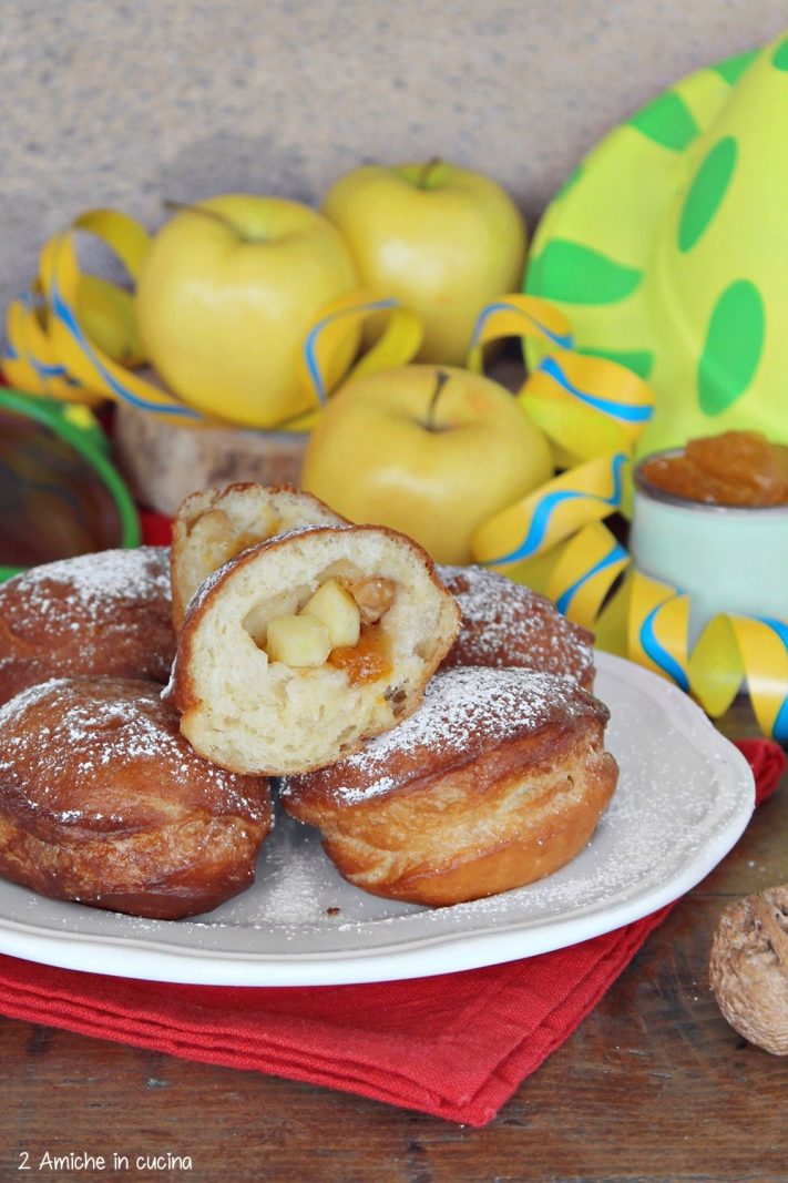 ciambelle di carnevale ungheresi con mele e noci