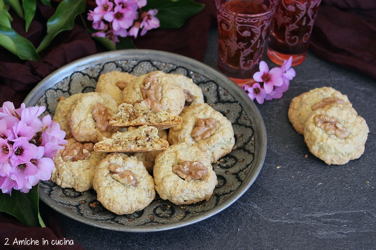 Interno dei biscotti alle noci persiani per il capodanno