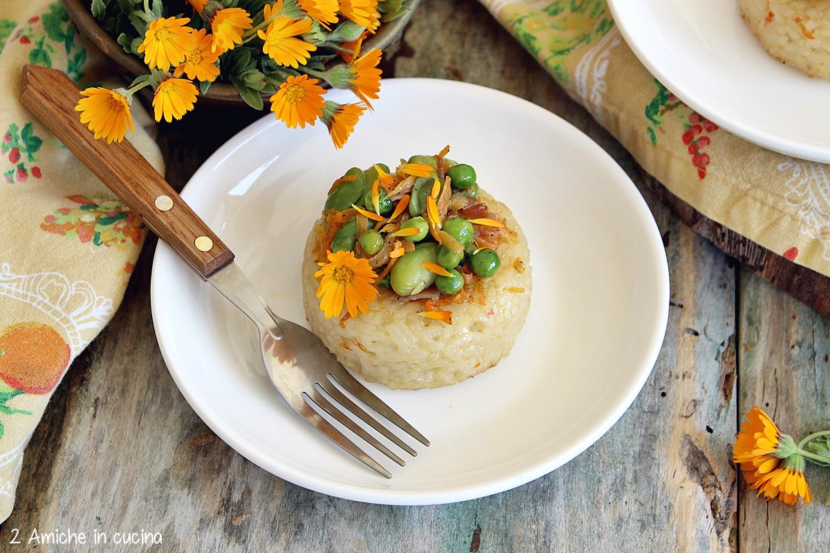 Piattino con anello di riso ai fiori e verdure