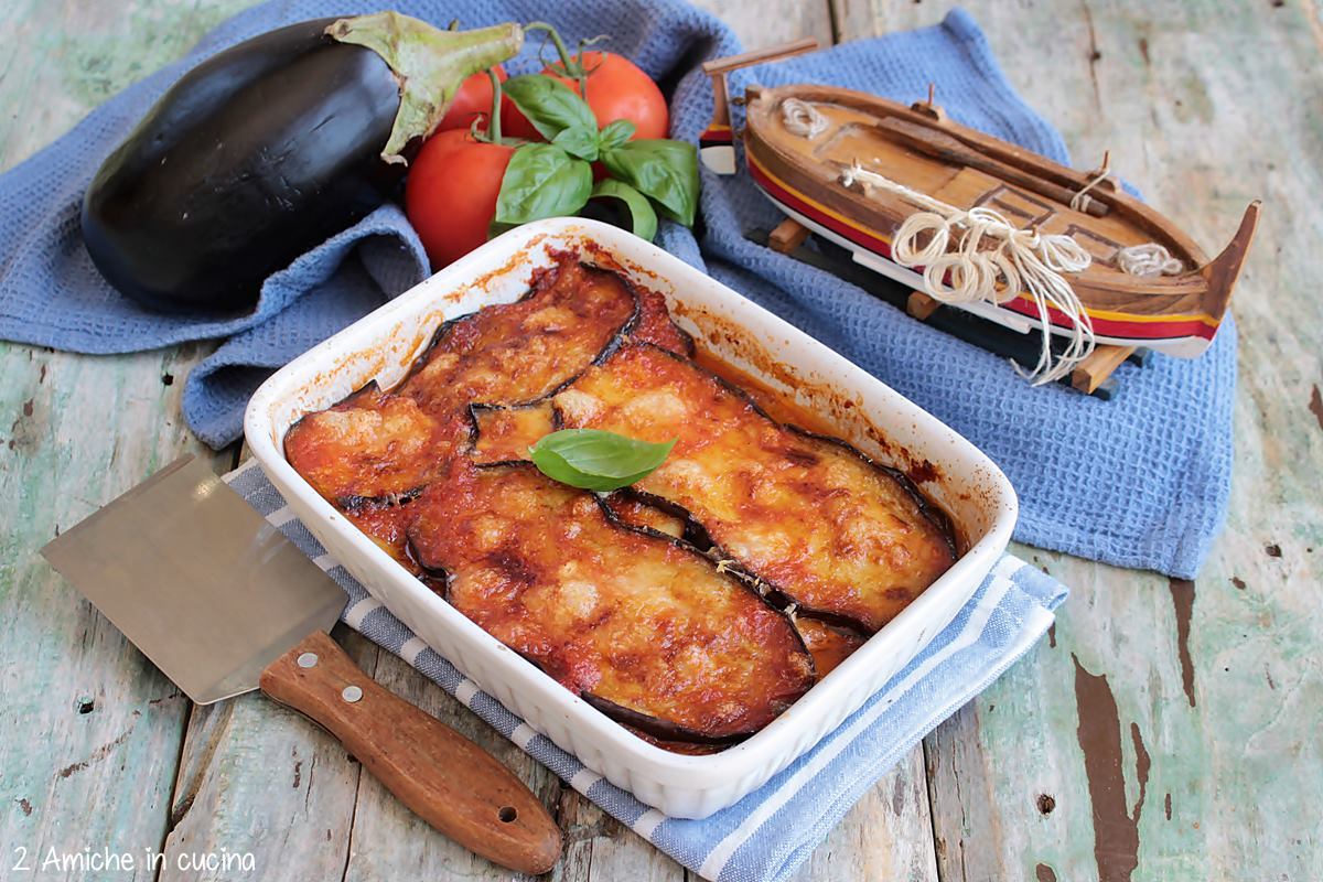 pirofila con parmigiana di melanzane in onore di Sant'Anna