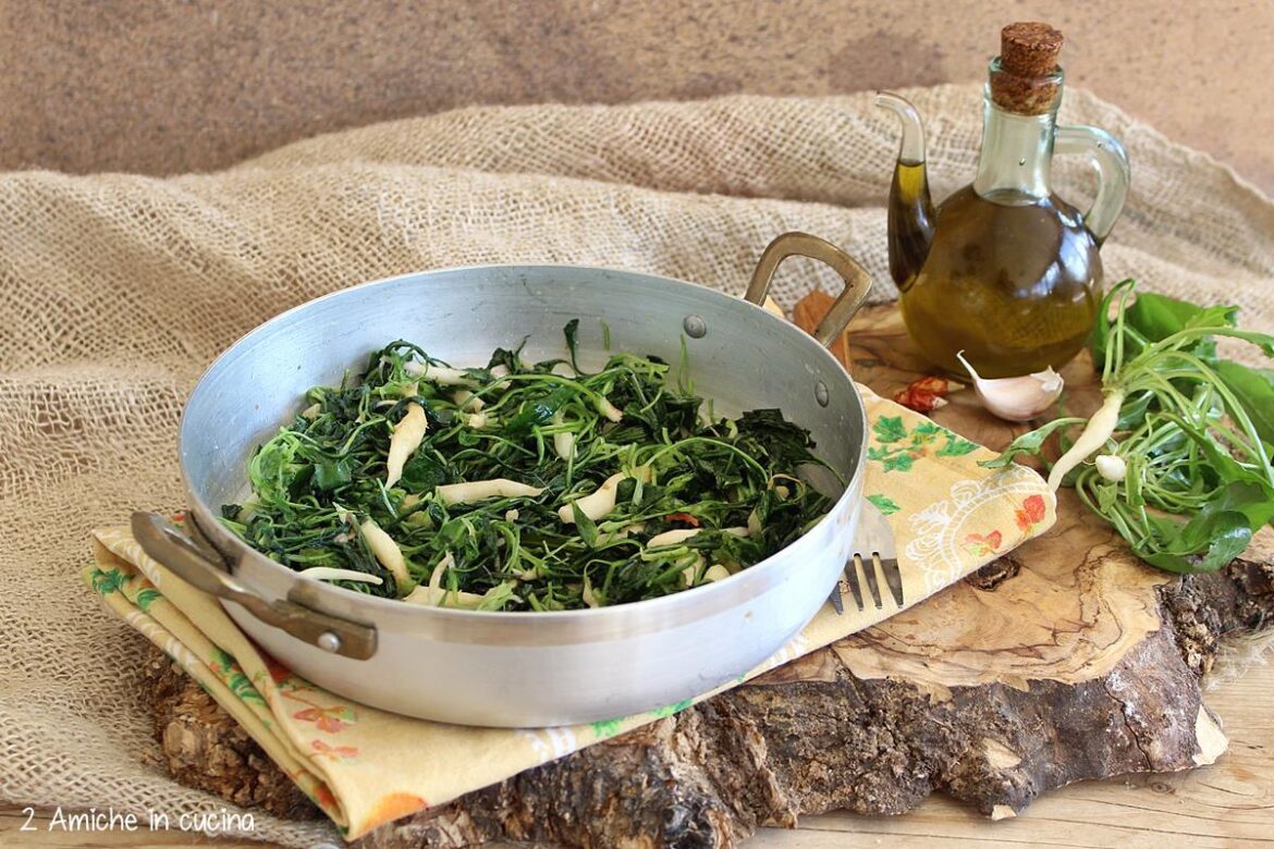 tegamino con erbe di campo
