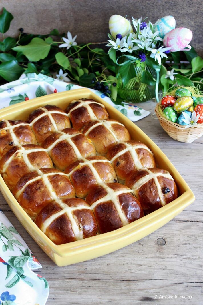 pirofila con panini inglesi di Pasqua