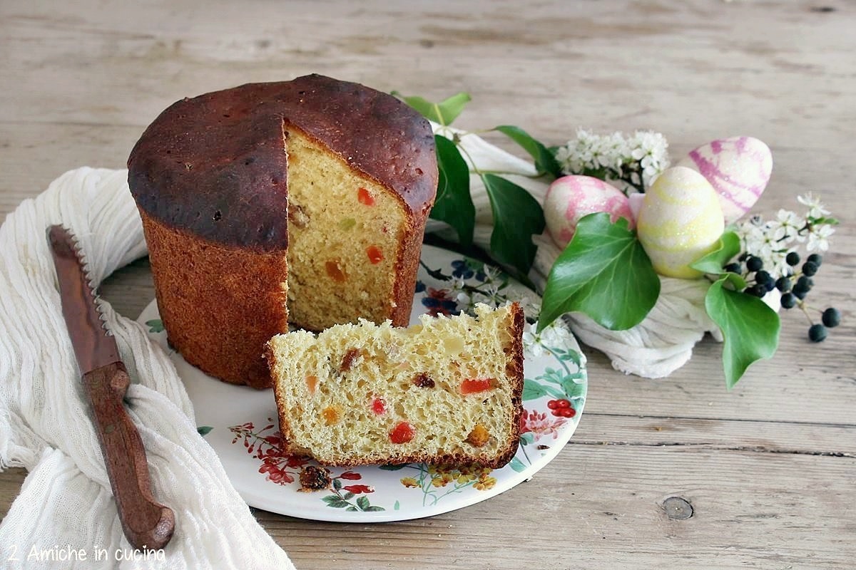 piatto con torta di Pasqua umbra con canditi e uvetta