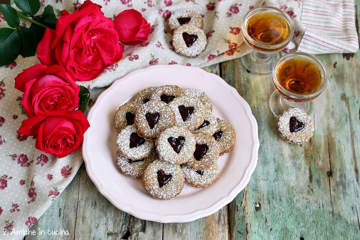 Biscotti con farina di roveja con liquore
