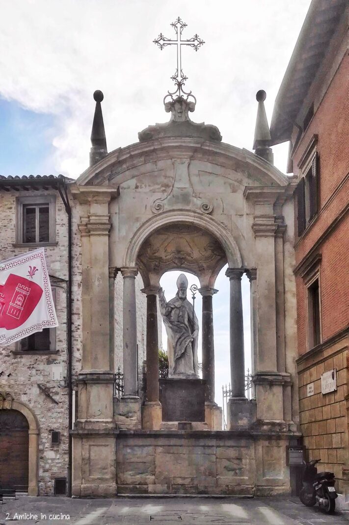 Statua di Sant'Ubaldo a Gubbio