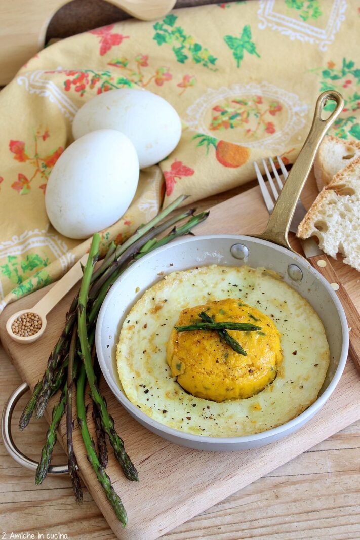 tegamino con uovo di oca e asparagi di bosco