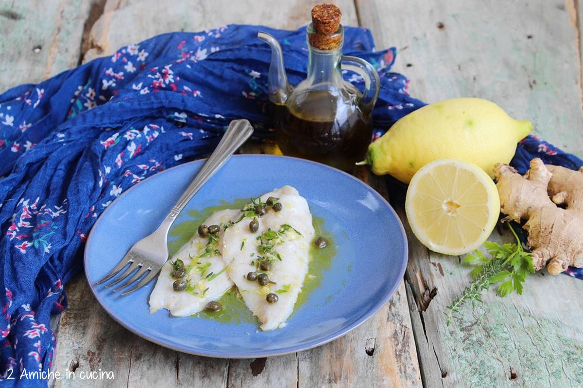 merluzzo al vapore condito con emulsione al limone, zenzero e erbe aromatiche e capperi