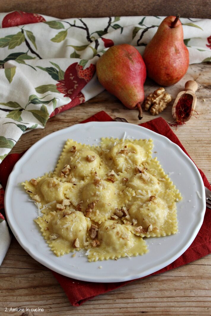 pasta fresca ripiena di ricotta e frutta