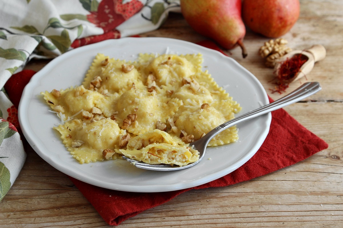 interno dei ravioli ricotta e pere