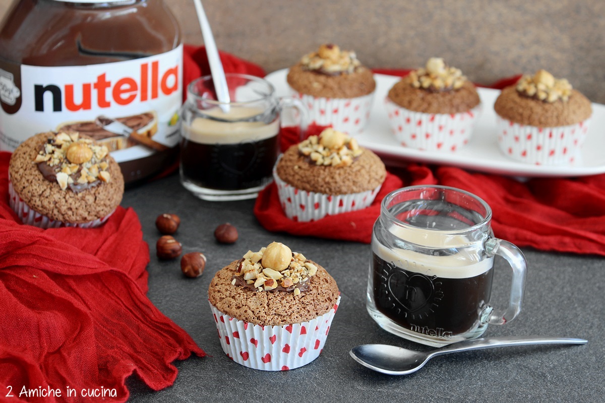 muffin con nutella nell'impasto e nocciole