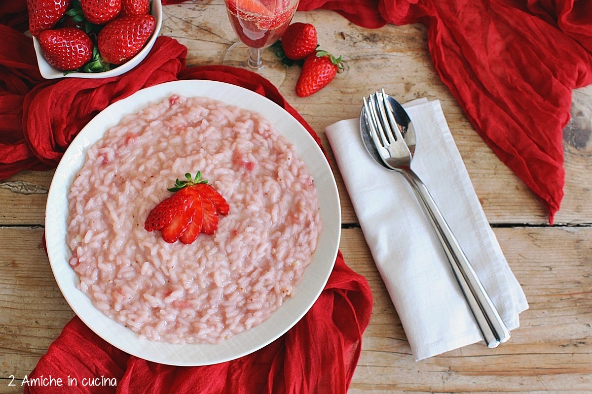 risotto rosa con fragole e spumante