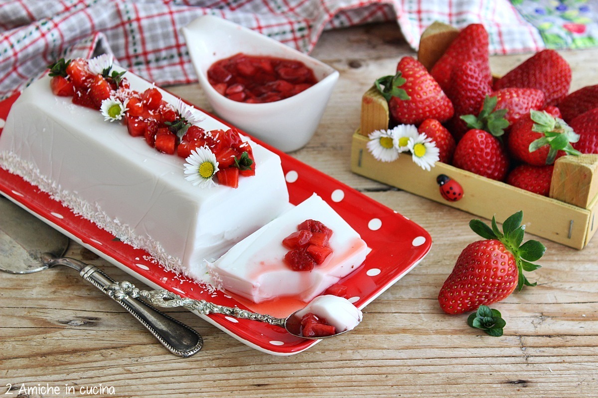 budino al cocco con fragole aromatizzare alla menta cioccolato