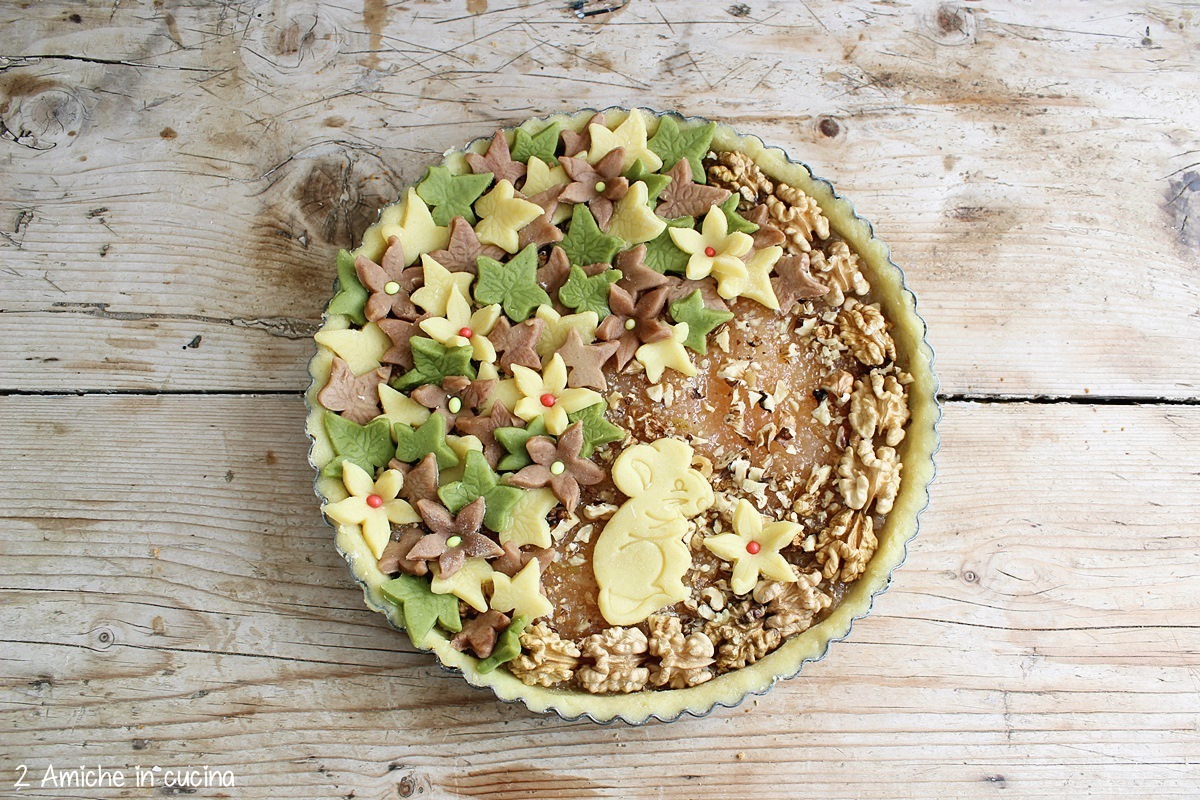 crostata autunnale con pere e frutta secca