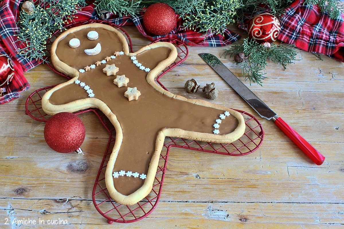 omino di pan zenzero formato crostata farcito con crema di biscotti