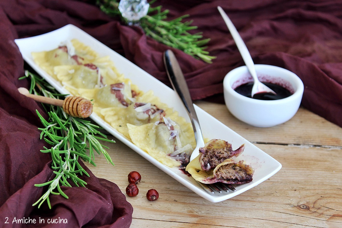ravioli con riduzione di vino e miele