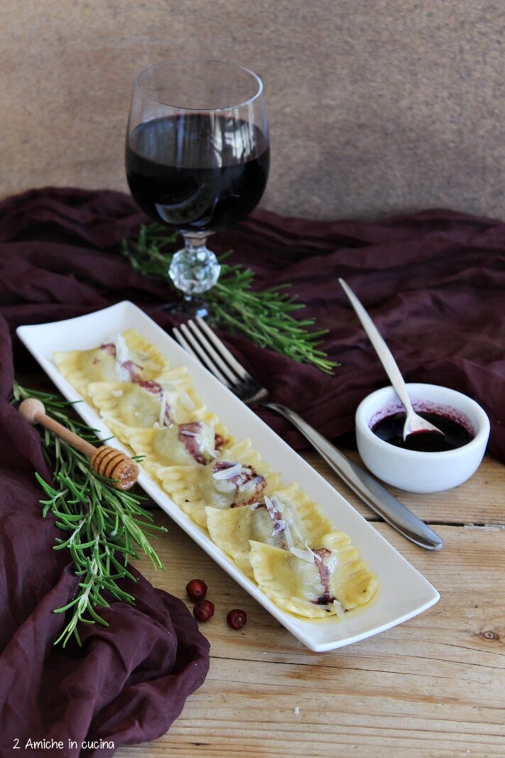 ravioli al vino rosso ripieni di carne di palombe