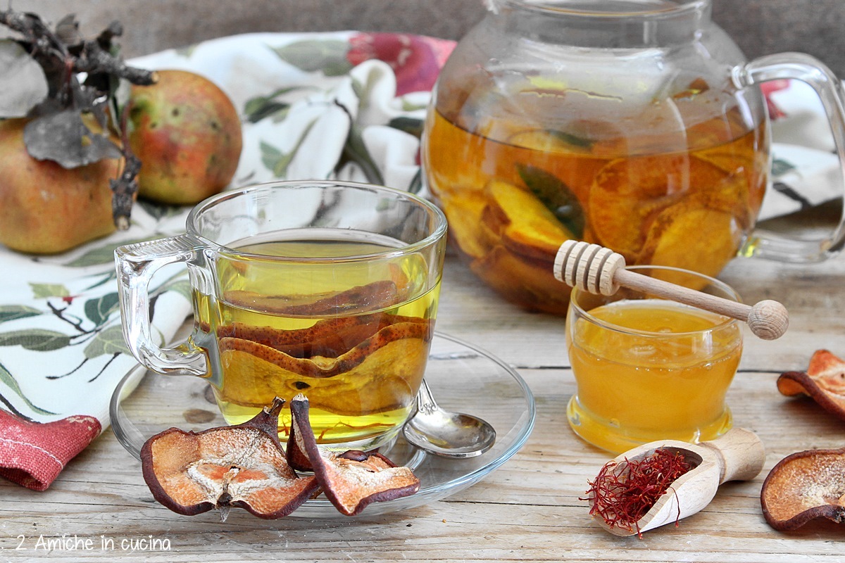 tazza di tisana ai sapori umbri
