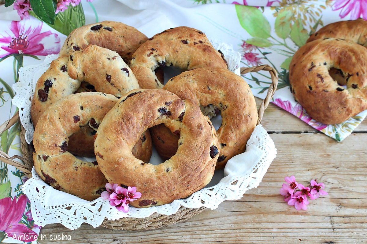 ciambelle umbre per San Giuseppe con anice e uvetta