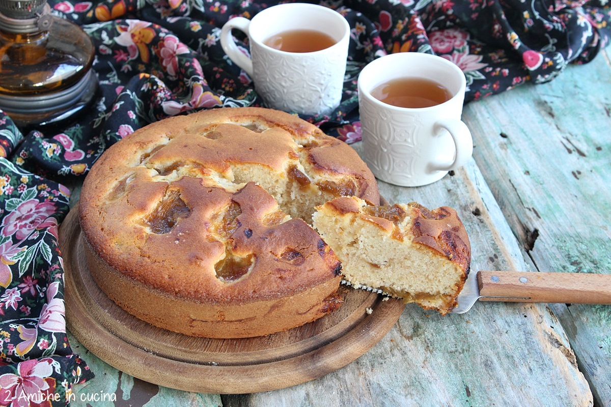 torta da credenza con frutta sciroppata
