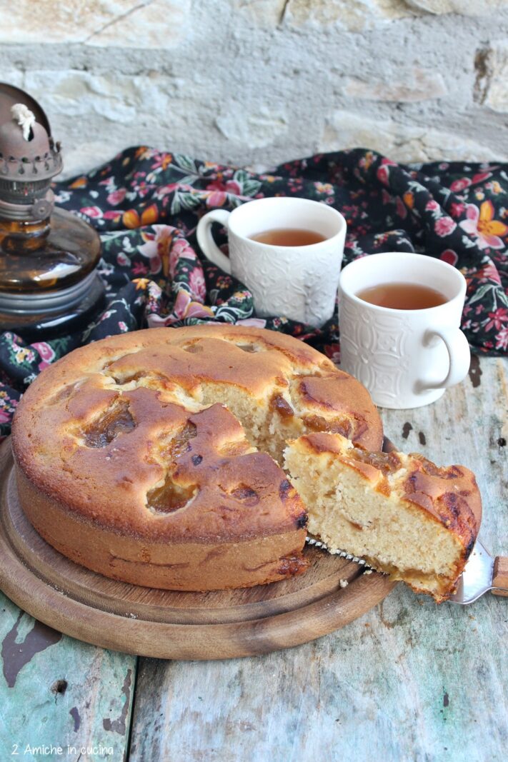 dolce da credenza con frutta sciroppata