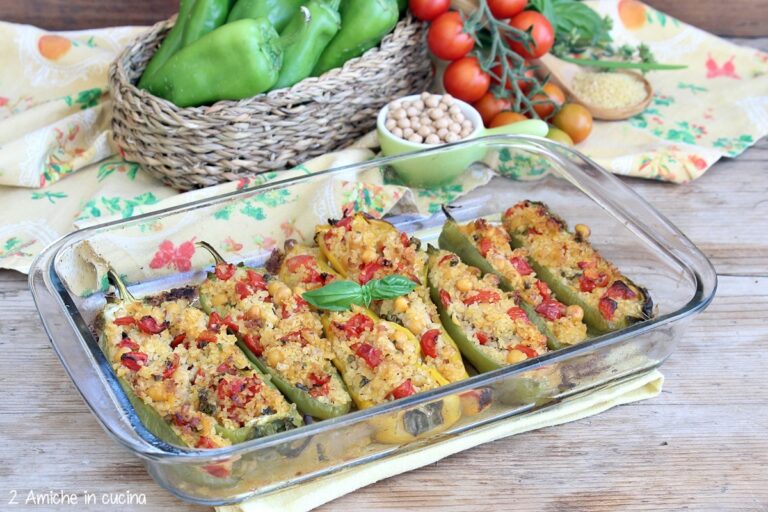 peperoni cornetti ripieni di bulgur con pomodorini e ceci, ricetta vegan