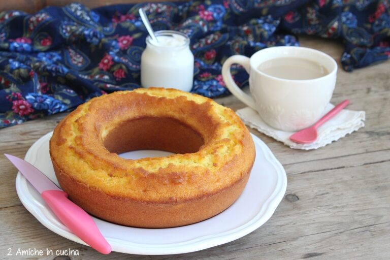 bolo de iogurte, il ciambellone allo yogurt portoghese per la colazione